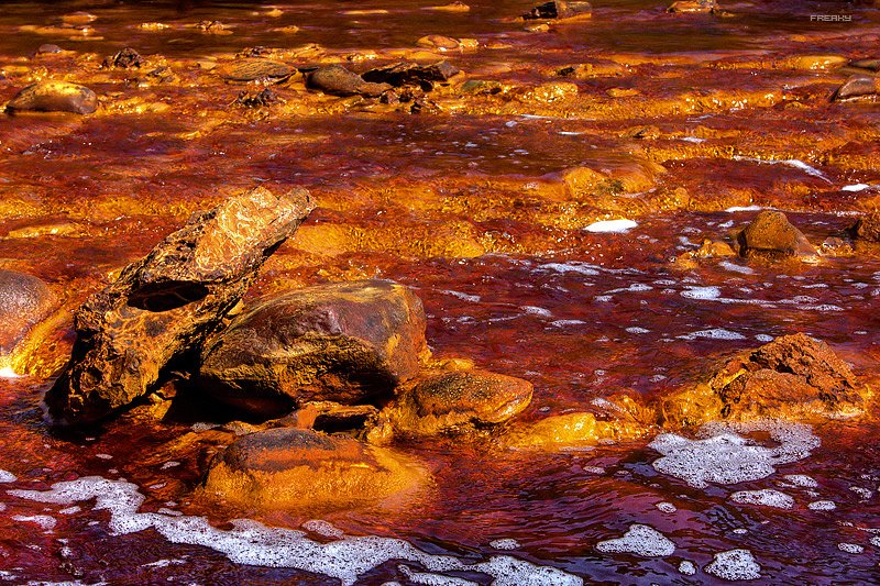 Νερά που σκοτώνουν: Οξινες λίμνες και τοξικά ποτάμια που δεν κάνουν για κολύμπι [εικόνες] | iefimerida.gr 0