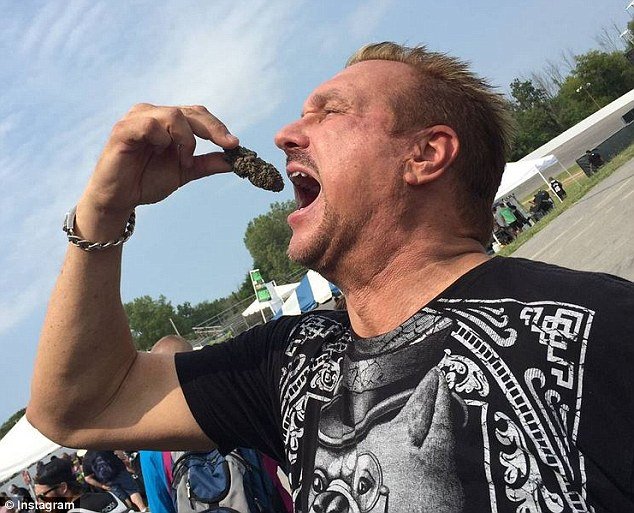 Θέλει να γίνει ο νέος βασιλιάς του Instagram: Λίαρ τζετ, γυναίκες και νόμιμη μαριχουάνα [εικόνες] | iefimerida.gr 6