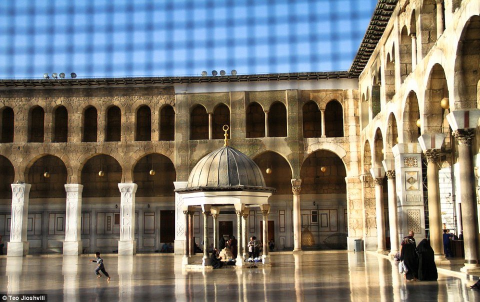 Τουρίστρια αψήφησε την απειλή του ISIS και φωτογράφισε την Παλμύρα πριν την γκρεμίσουν [εικόνες] | iefimerida.gr 17