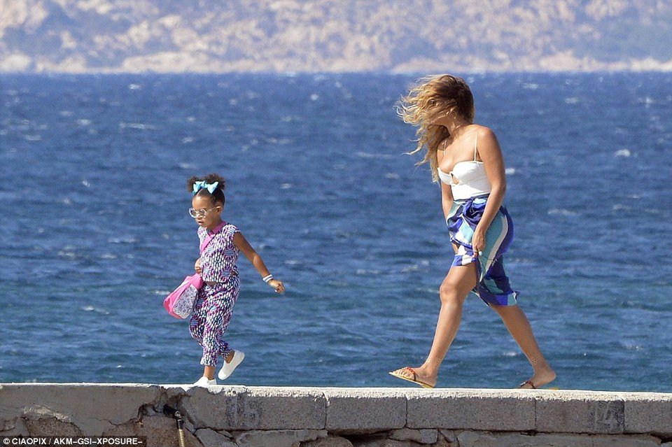 Μπιγιονσέ και Jay Z σε τρυφερά τετ α τετ [εικόνες] | iefimerida.gr 1