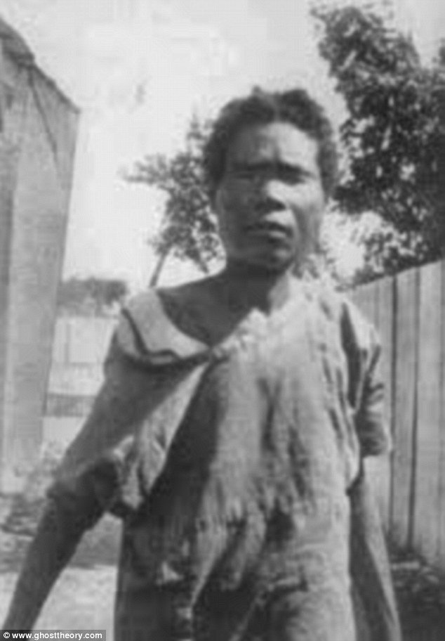 Πέθανε ο αρχιερέας του βουντού από την Αϊτή που εντυπωσίασε και τρόμαξε τη Δύση [εικόνες] | iefimerida.gr 0