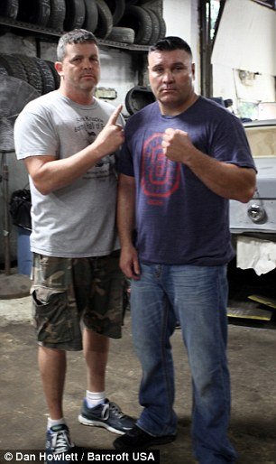 Το αληθινό Fight Club: Πρώην μαφιόζος έστησε λέσχη για αγώνες μποξ με γυμνά χέρια [εικόνες] | iefimerida.gr 6