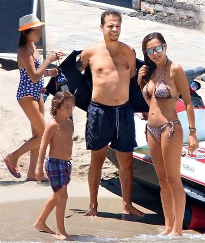 O Ντέμης έγινε 42 ετών: Οι αναμνήσεις παραμένουν αναλλοίωτες [εικόνες & βίντεο] | iefimerida.gr 5