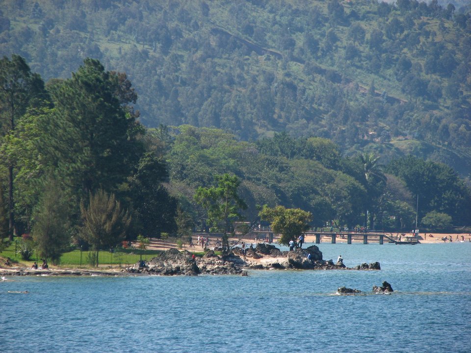 Νερά που σκοτώνουν: Οξινες λίμνες και τοξικά ποτάμια που δεν κάνουν για κολύμπι [εικόνες] | iefimerida.gr 2