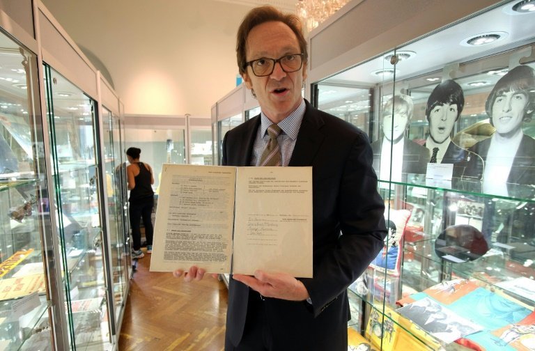 Πωλήθηκε σε δημοπρασία το πρώτο συμβόλαιο των Beatles- Επιασε 75.000 δολάρια [εικόνες] | iefimerida.gr 1