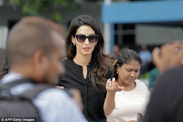 Η Αμάλ μετά τα Μάρμαρα του Παρθενώνα αναλαμβάνει μια ακόμα μεγάλη υπόθεση [εικόνες] | iefimerida.gr 0