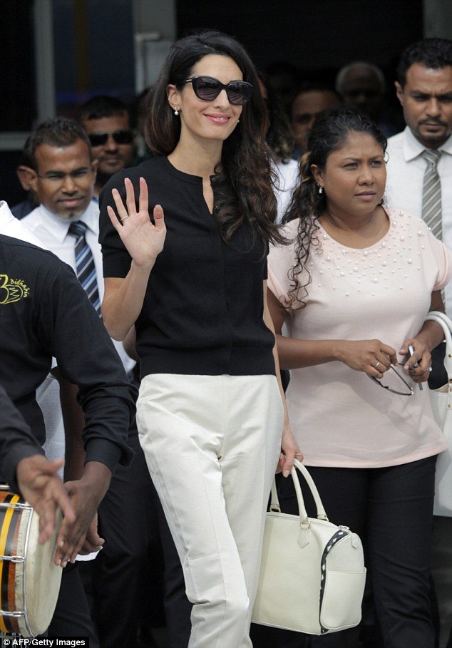 Η Αμάλ μετά τα Μάρμαρα του Παρθενώνα αναλαμβάνει μια ακόμα μεγάλη υπόθεση [εικόνες] | iefimerida.gr 4