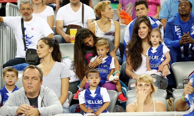 Πανέμορφες Ελληνίδες μαμάδες στο Eurobasket 2015 - Οι εντυπωσιακές γυναίκες των παικτών στις εξέδρες [εικόνες] | iefimerida.gr 2