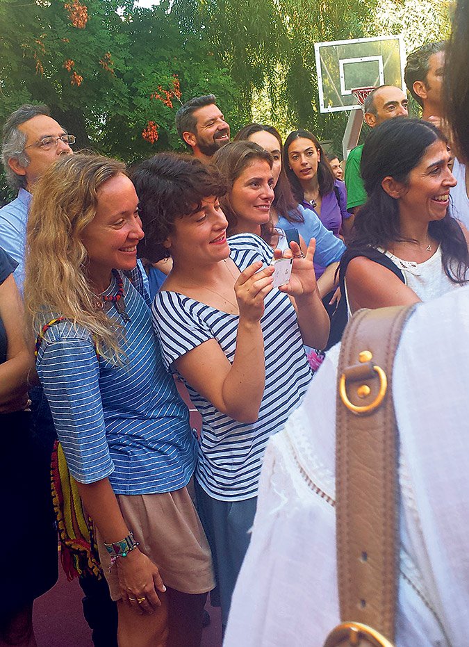 Καυστικό άρθρο του «Πιτσιρίκου» για Τσίπρα: Εγραψε τα παιδιά του στο ιδιωτικό, χτυπάει το σύστημα από μέσα [εικόνες] | iefimerida.gr 1