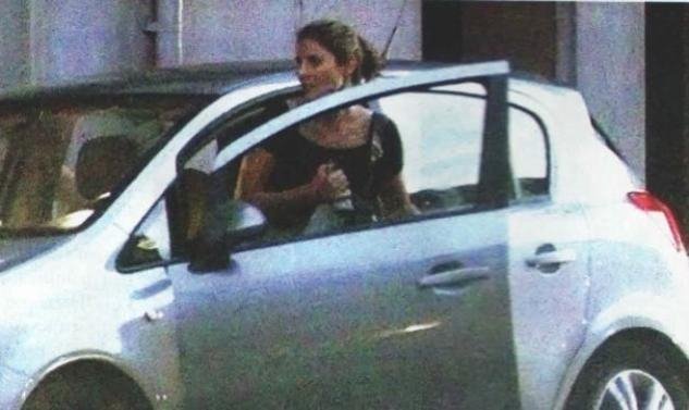 Η Περιστέρα, ινκόγκνιτο, στο ατελιέ σχεδιαστή μόδας στο Κολωνάκι, πριν φύγει για Νέα Υόρκη [εικόνες] | iefimerida.gr 0