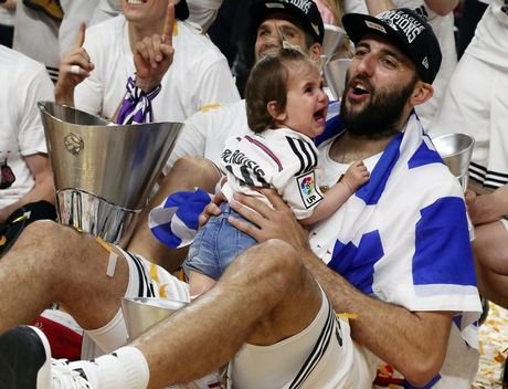 Το νέο λουκ του Μάκη Ψωμιάδη – Αδυνατισμένος και με μακρύ μαλλί [εικόνες] | iefimerida.gr 2