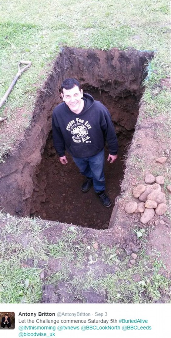 Ηθελε να κάνει τον Χουντίνι και παραλίγο να πεθάνει -Τον έθαψαν δεμένο με χειροπέδες [εικόνα] | iefimerida.gr 2