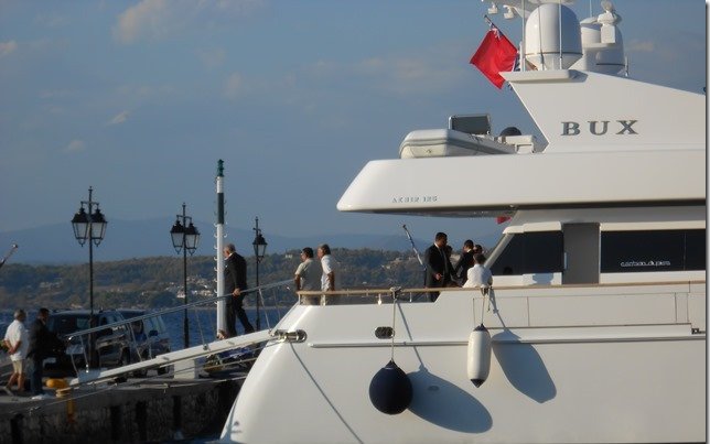 Κάηκε η 40μετρη θαλαμηγός του Σωκράτη Κόκκαλη -Ενα πλωτό παλάτι στη μαρίνα του Αγίου Κοσμά [εικόνες]  | iefimerida.gr 6