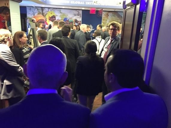 Εκπληξη: Και ο Γιώργος Παπανδρέου στην ομιλία Τσίπρα στο Ιδρυμα Κλίντον [εικόνες] | iefimerida.gr 1