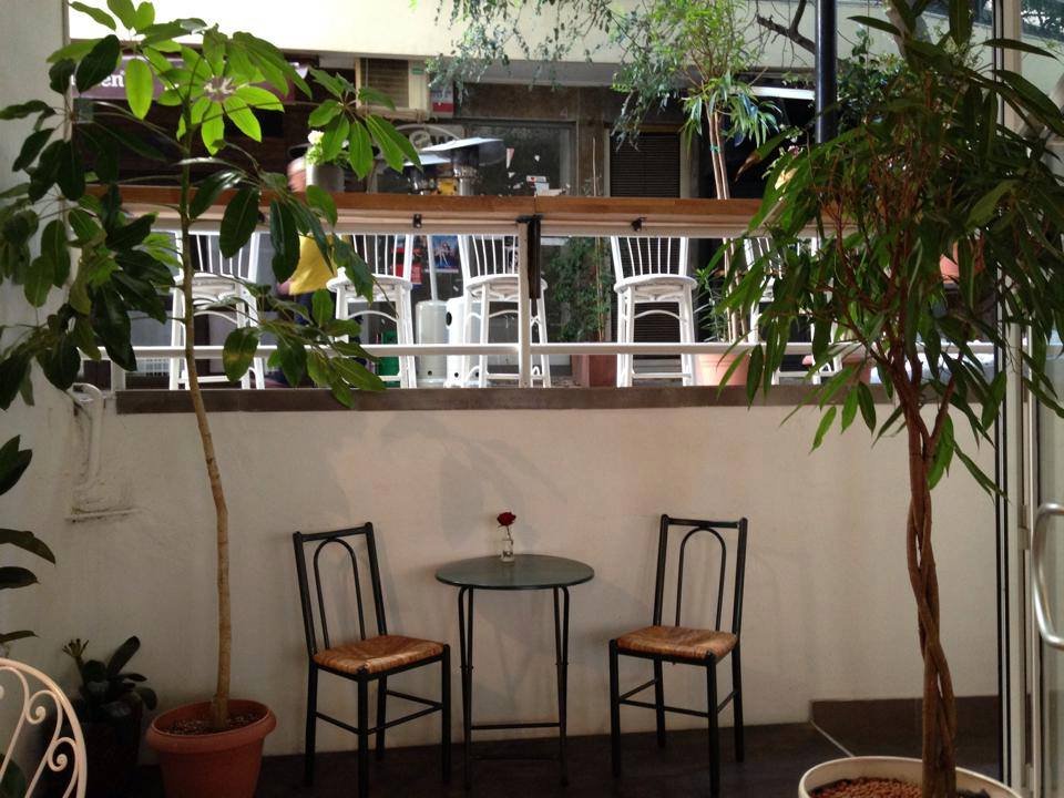 Ντεμοντέ: Μαμαδίστικες λιχουδιές στο Κολωνάκι -Το μαγαζί που θυμίζει σαλόνι πατρικού [εικόνες] | iefimerida.gr 2