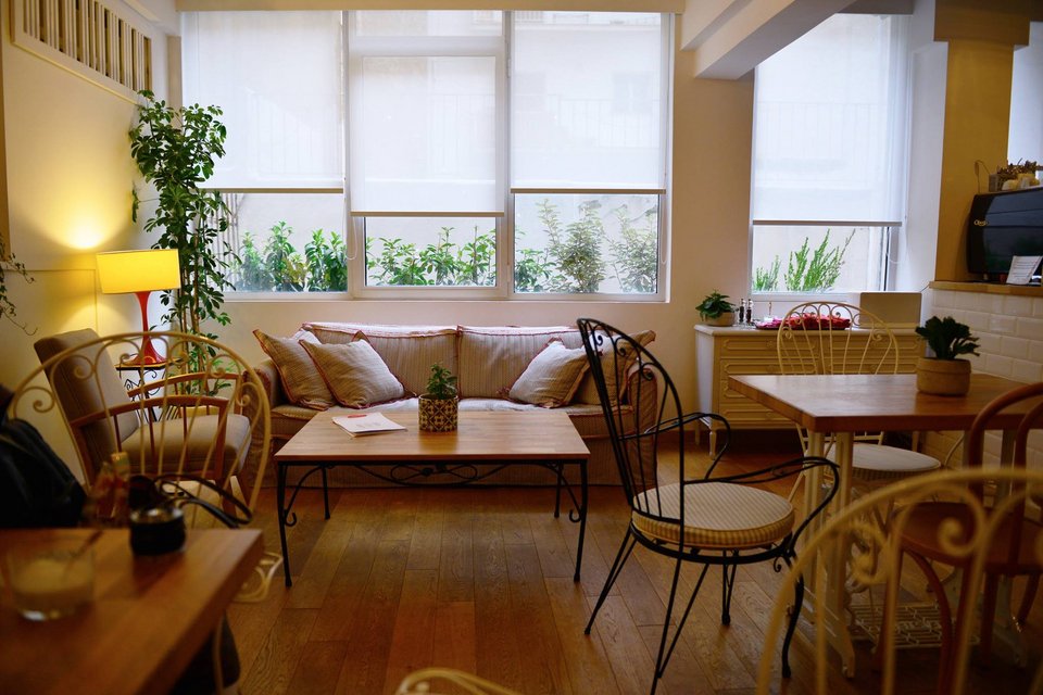 Ντεμοντέ: Μαμαδίστικες λιχουδιές στο Κολωνάκι -Το μαγαζί που θυμίζει σαλόνι πατρικού [εικόνες] | iefimerida.gr 4