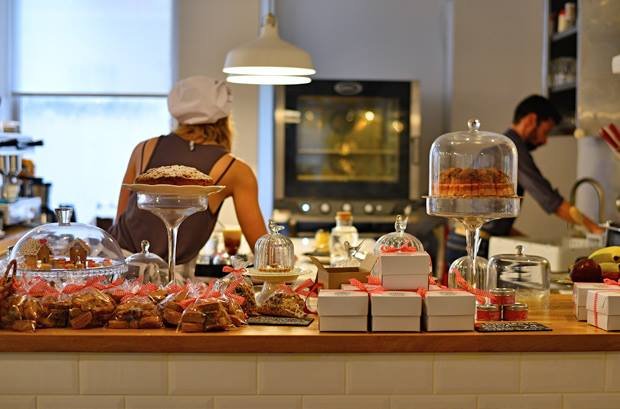 Ντεμοντέ: Μαμαδίστικες λιχουδιές στο Κολωνάκι -Το μαγαζί που θυμίζει σαλόνι πατρικού [εικόνες] | iefimerida.gr 5