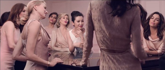 Ενδεκα διάσημες σταρ πρωταγωνιστούν μαζί σε «ροζ» ταινία μικρού μήκους [εικόνες&βίντεο]  | iefimerida.gr 0