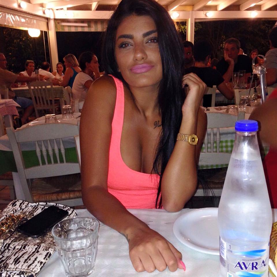 Η καυτή μπαργούμαν που... μέθυσε τον Εσιέν του ΠΑΟ [εικόνες] | iefimerida.gr 13