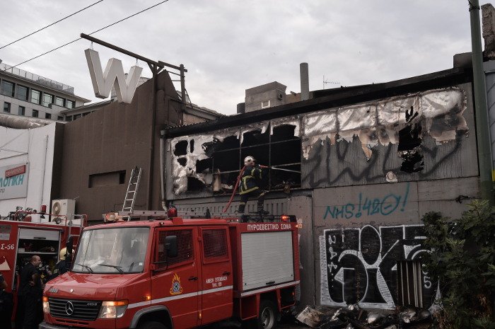 Πυρκαγιά σε κέντρο διασκέδασης στην Πειραιώς τα ξημερώματα [εικόνες] | iefimerida.gr 4