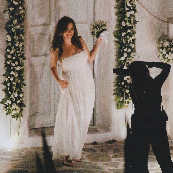 Η Σοφία Φαραζή έξι χρόνια μετά το γάμο της μας δείχνει πόσο όμορφη νύφη ήταν [εικόνες] | iefimerida.gr 2