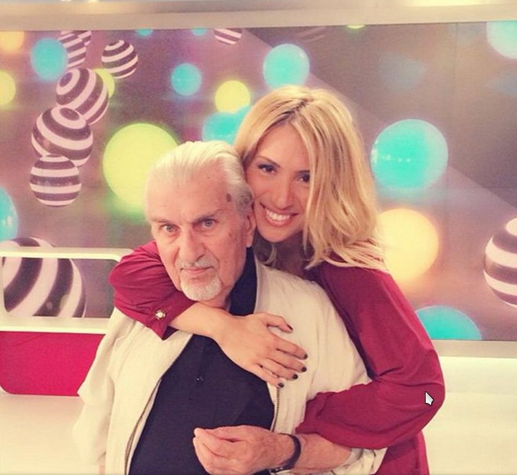 Στο νοσοκομείο ο μπαμπάς της Μαρίας Ηλιάκη [εικόνες] | iefimerida.gr 0