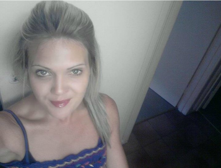 Μια 38χρονη εξομολογείται: «Εμαθα ότι έχω τον ίδιο πατέρα με την μητέρα μου -Σταμάτησα να τρώω, έμεινα 34 κιλά» [εικόνες] | iefimerida.gr 0