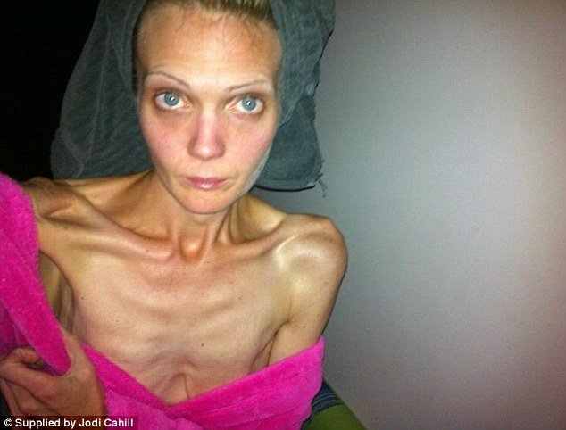 Μια 38χρονη εξομολογείται: «Εμαθα ότι έχω τον ίδιο πατέρα με την μητέρα μου -Σταμάτησα να τρώω, έμεινα 34 κιλά» [εικόνες] | iefimerida.gr 1