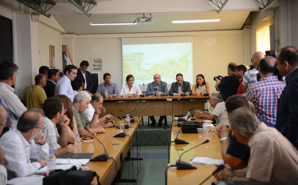 Για καλτσούνια με «γαλάζια» στελέχη ο Μεϊμαράκης [εικόνες] | iefimerida.gr 5