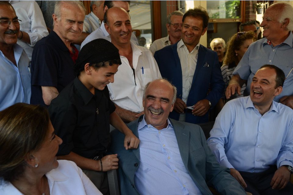 Για καλτσούνια με «γαλάζια» στελέχη ο Μεϊμαράκης [εικόνες] | iefimerida.gr 0