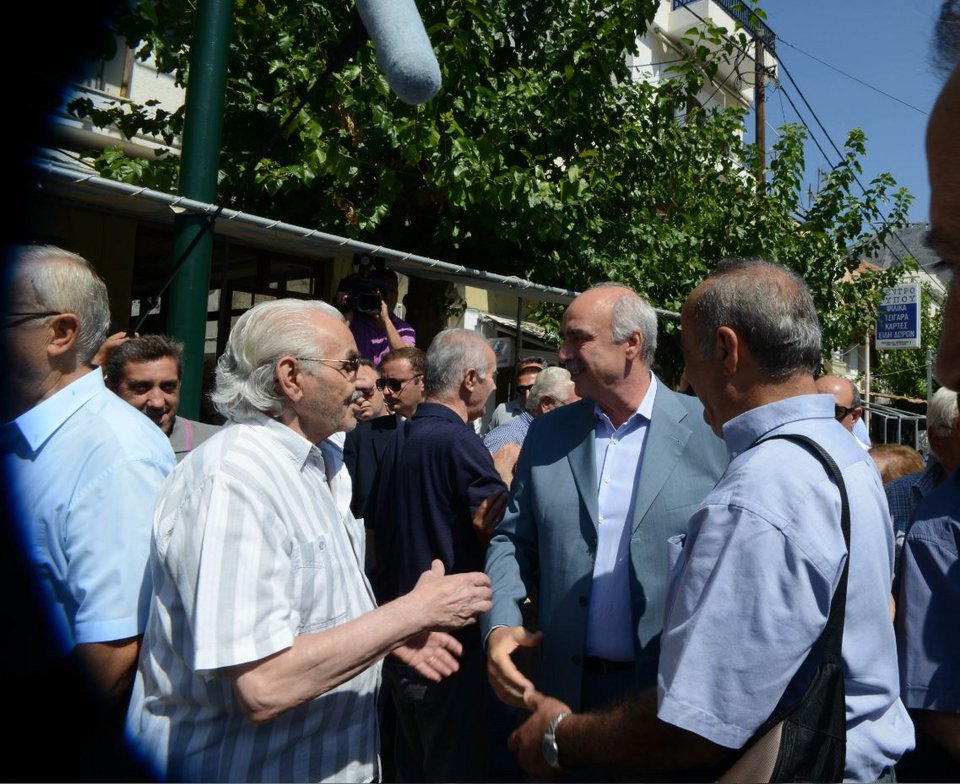 Για καλτσούνια με «γαλάζια» στελέχη ο Μεϊμαράκης [εικόνες] | iefimerida.gr 2