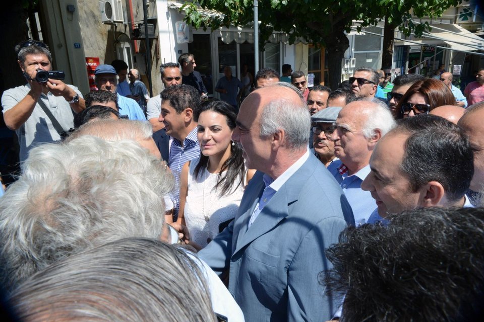 Για καλτσούνια με «γαλάζια» στελέχη ο Μεϊμαράκης [εικόνες] | iefimerida.gr 4