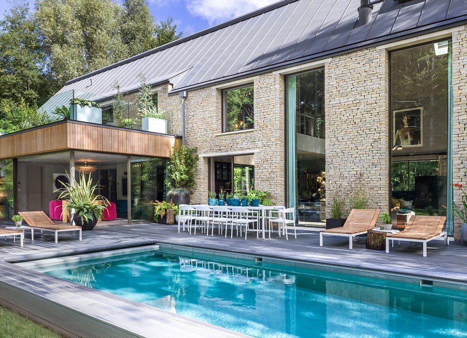 Η Κέιτ Μος έχει πολύ γούστο -Το σπίτι που διακόσμησε έχει χρώμα και ιδιαίτερο στιλ [εικόνες] | iefimerida.gr 4