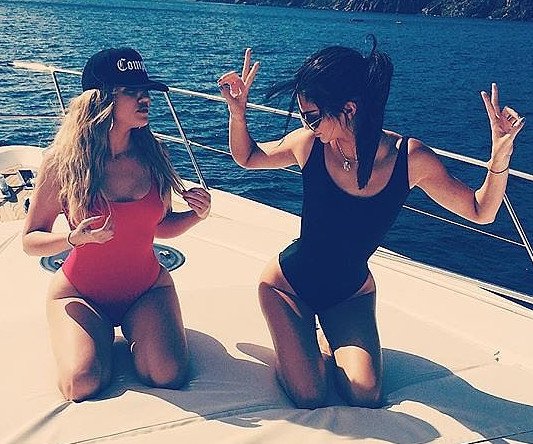 Ξεχάστε το «κενό ανάμεσα στα μπούτια» -Η νέα μόδα θέλει «δίπλες» ψηλά στο μηρό! [εικόνες] | iefimerida.gr 4