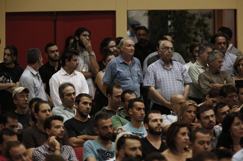 Το ακροατήριο του Βασίλη Λεβέντη: Ενα αλλιώτικο φωτορεπορτάζ [εικόνες] | iefimerida.gr 10