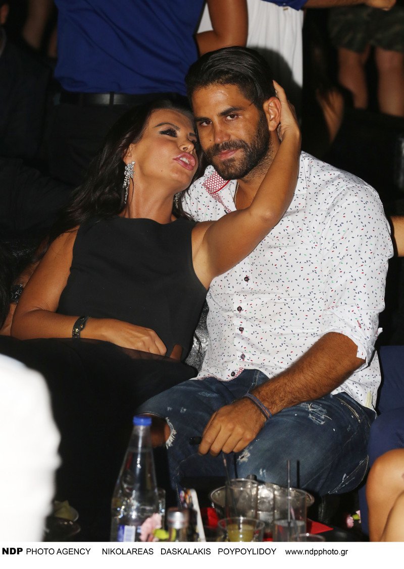 Αυτός είναι ο κατά 12 χρόνια νεότερος, σύντροφος της Νίνα Λοτσάρη [εικόνες] | iefimerida.gr 2