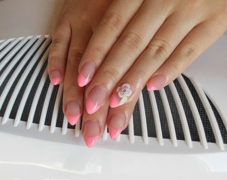 Παίξτε με το γαλλικό μανικιούρ -Το λευκό με τη γραμμή είναι πια πασέ  [εικόνες]  | iefimerida.gr 8