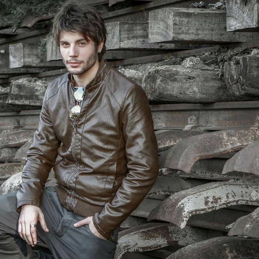 Ο Μανωλάκης από το «Καφέ της Χαράς» μεγάλωσε και βγαίνει τσίτσιδος στο θεατρικό σανίδι [εικόνες] | iefimerida.gr 3