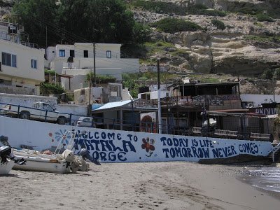 Οταν η χωροφυλακή της χούντας το '68 πίστευε ότι οι χίπις στα Μάταλα ετοιμάζουν το τρίτο φύλο [εικόνες & βίντεο] | iefimerida.gr 5