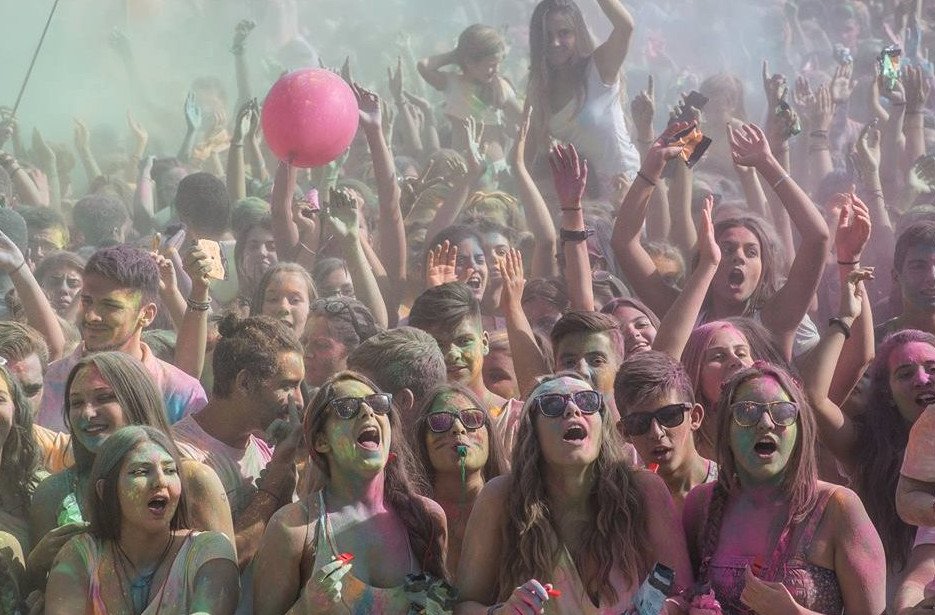 Η Θεσσαλονίκη έβαλε... χρώμα στη ζωή της [εικόνες] | iefimerida.gr 1