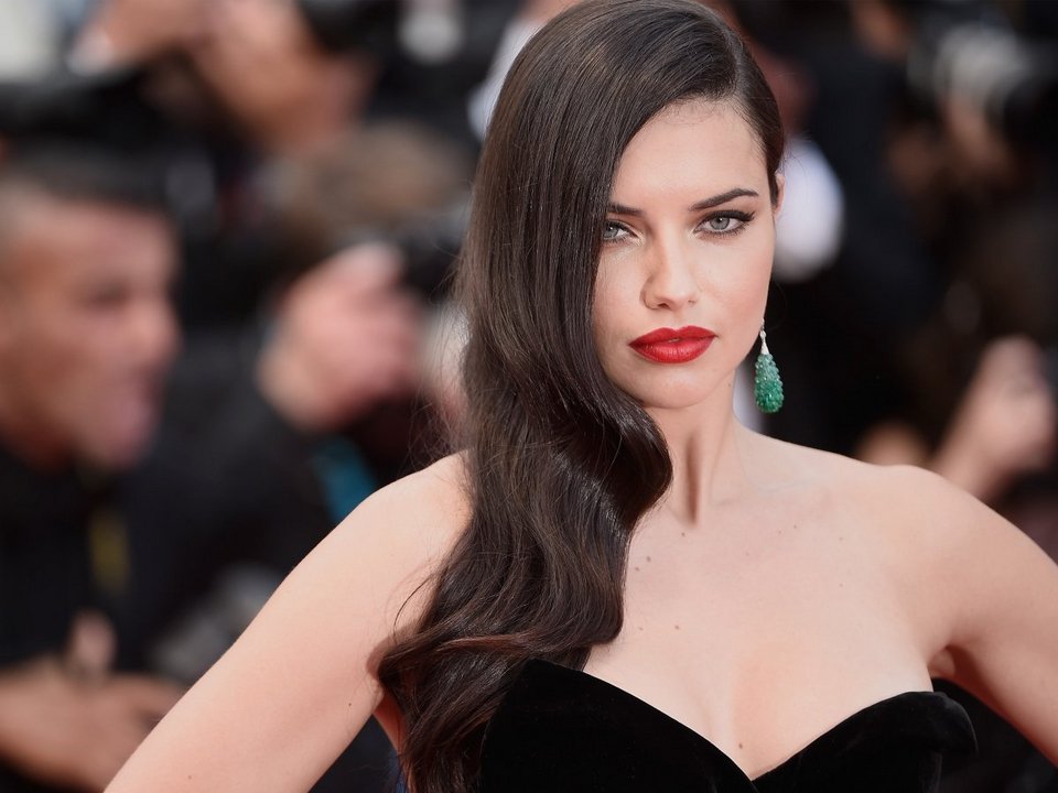 Τα πιο ακριβοπληρωμένα μοντέλα στον κόσμο: Εκατομμύρια δολάρια για τις θεές της πασαρέλας [λίστα & εικόνες] | iefimerida.gr 16