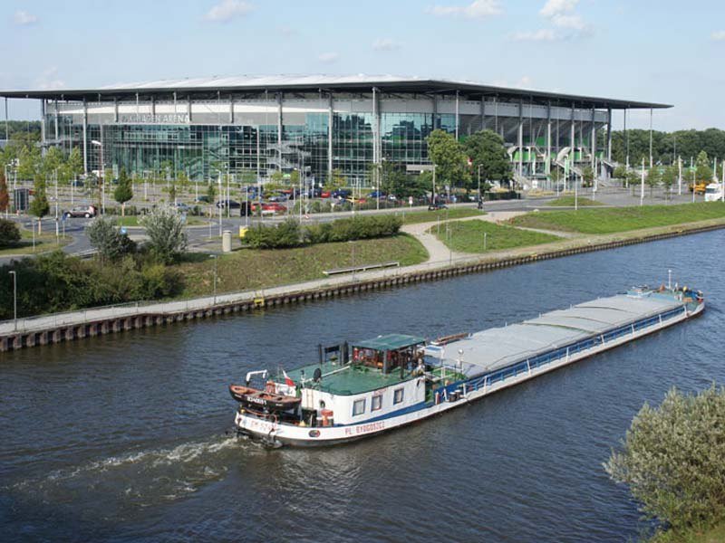 Βόλφσμπουργκ: Η πόλη που χτίστηκε και ζει χάρη στη Volkswagen - Το σήμα VW υπάρχει παντού, οι κάτοικοι αναπνέουν από και για  το εργοστάσιο [εικόνες] | iefimerida.gr 2