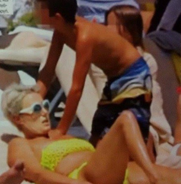 Κώστας και Νατάσα Καραμανλή, όπως δεν τους έχουμε ξαναδεί στην παραλία [εικόνες] | iefimerida.gr 6