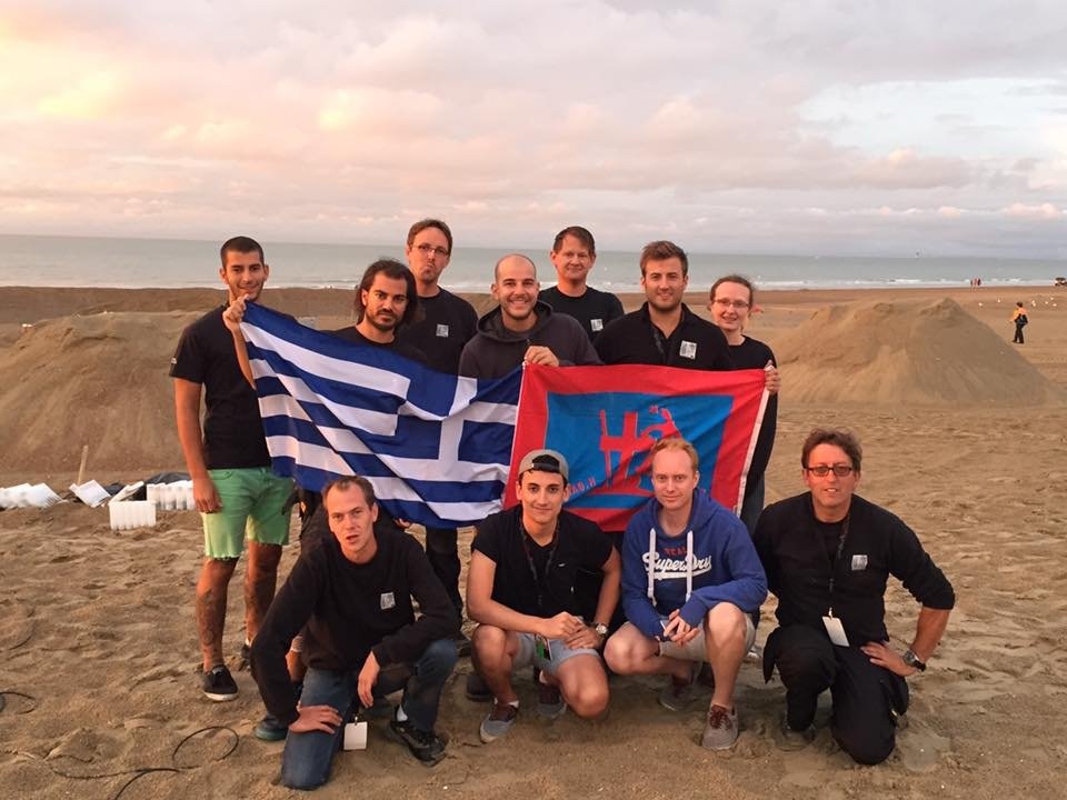 Οι Έλληνες που φτιάχνουν τα καλύτερα πυροτεχνήματα στον κόσμο [εικόνες & βίντεο] | iefimerida.gr 0