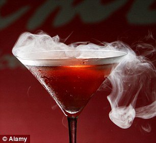 Αγγλία: Ηπιε ποτό με υγρό άζωτο και της αφαίρεσαν το στομάχι [εικόνες] | iefimerida.gr 1