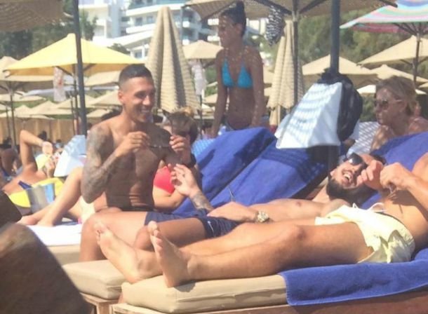 Χλεύη για την Εθνική ποδοσφαίρου – Την χαρακτηρίζουν «Εθνική Μυκόνου» [εικόνες] | iefimerida.gr 1