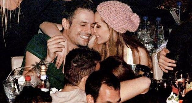 O Ντέμης έγινε 42 ετών: Οι αναμνήσεις παραμένουν αναλλοίωτες [εικόνες & βίντεο] | iefimerida.gr 6