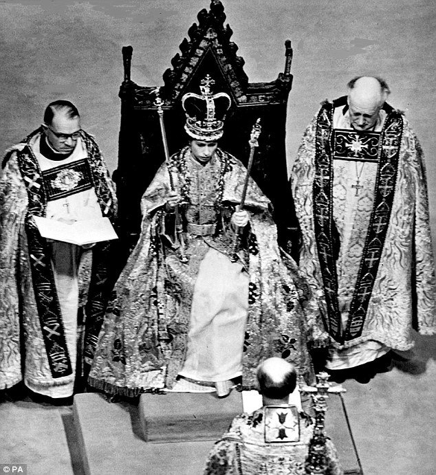 Η Ελισάβετ έσπασε το ρεκόρ: 63 χρόνια στο θρόνο -Αγνωστα κλικ [εικόνες] | iefimerida.gr 1