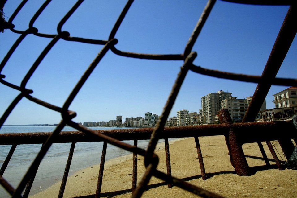 Βαρώσια, 41 χρόνια μετά την τουρκική εισβολή: Το θέρετρο-φάντασμα στην Αμμόχωστο της Κύπρου μπορεί να αποκτήσει και πάλι ζωή [εικόνες] | iefimerida.gr 9