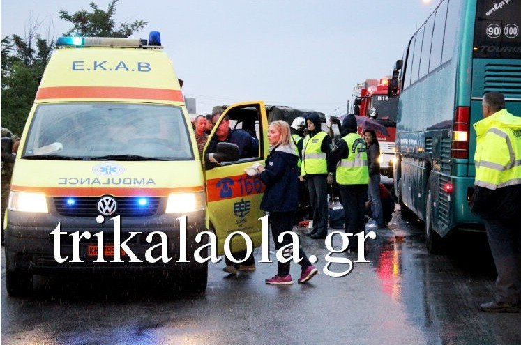 Τρίκαλα: Σύγκρουση λεωφορείου ΚΤΕΛ με στρατιωτικό τζιπ -7 τραυματίες [εικόνες & βίντεο] | iefimerida.gr 2